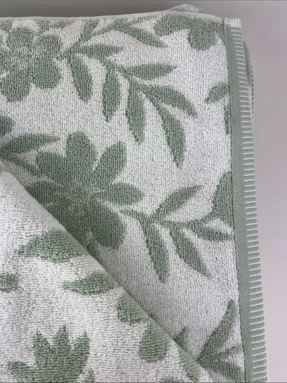 Common Thread Bath Towel Set Sage Green White Floral Soft Cotton 2 Pc NEW